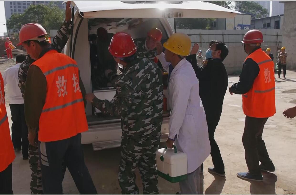 我公司組織高空墜落應(yīng)急救援演練(圖5)