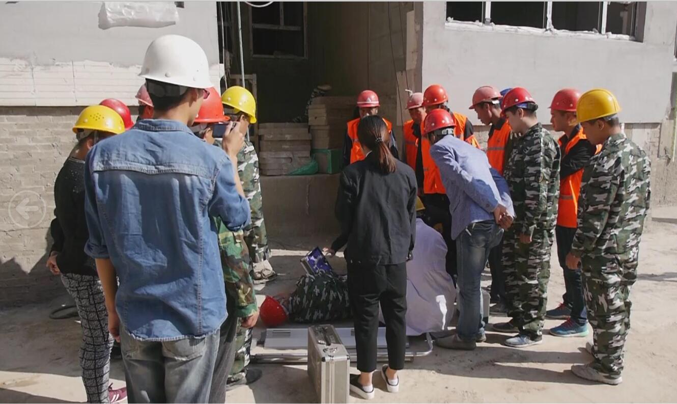 我公司組織高空墜落應(yīng)急救援演練(圖4)